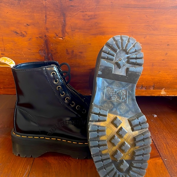 Doc Martens - Picture 3 of 5